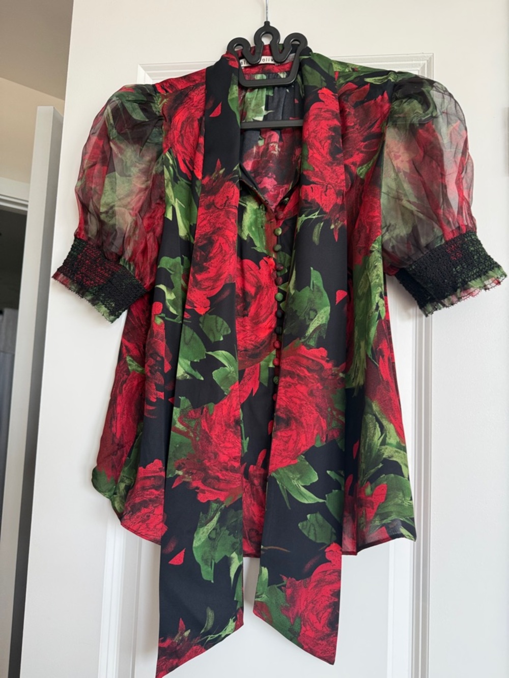 Alice + Olivia Red and Green Floral Puff-Sleeve Blouse